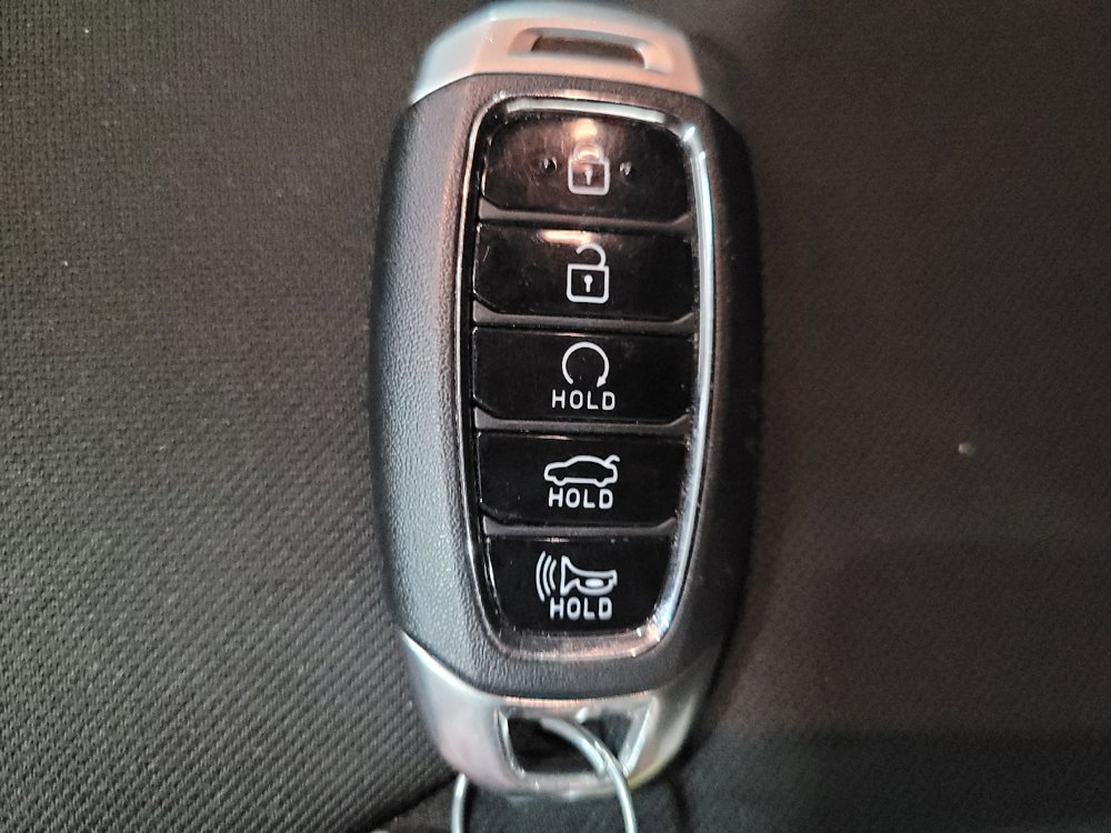 Used 2023 Hyundai Elantra SEL w/ Convenience Package FWD image 32
