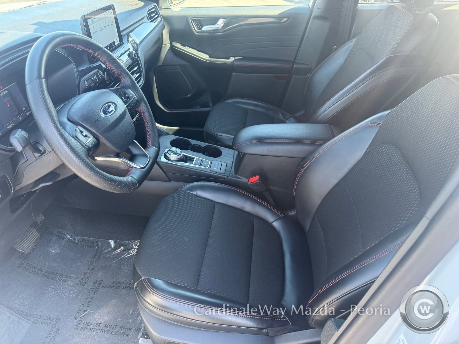 Used 2025 Ford Escape ST-Line Select AWD/4WD image 14