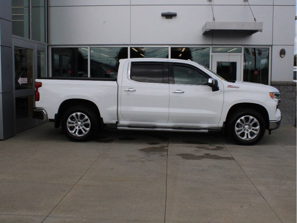 Used 2022 Chevrolet Silverado 1500 LTZ w/ LTZ Premium Package AWD/4WD image 4