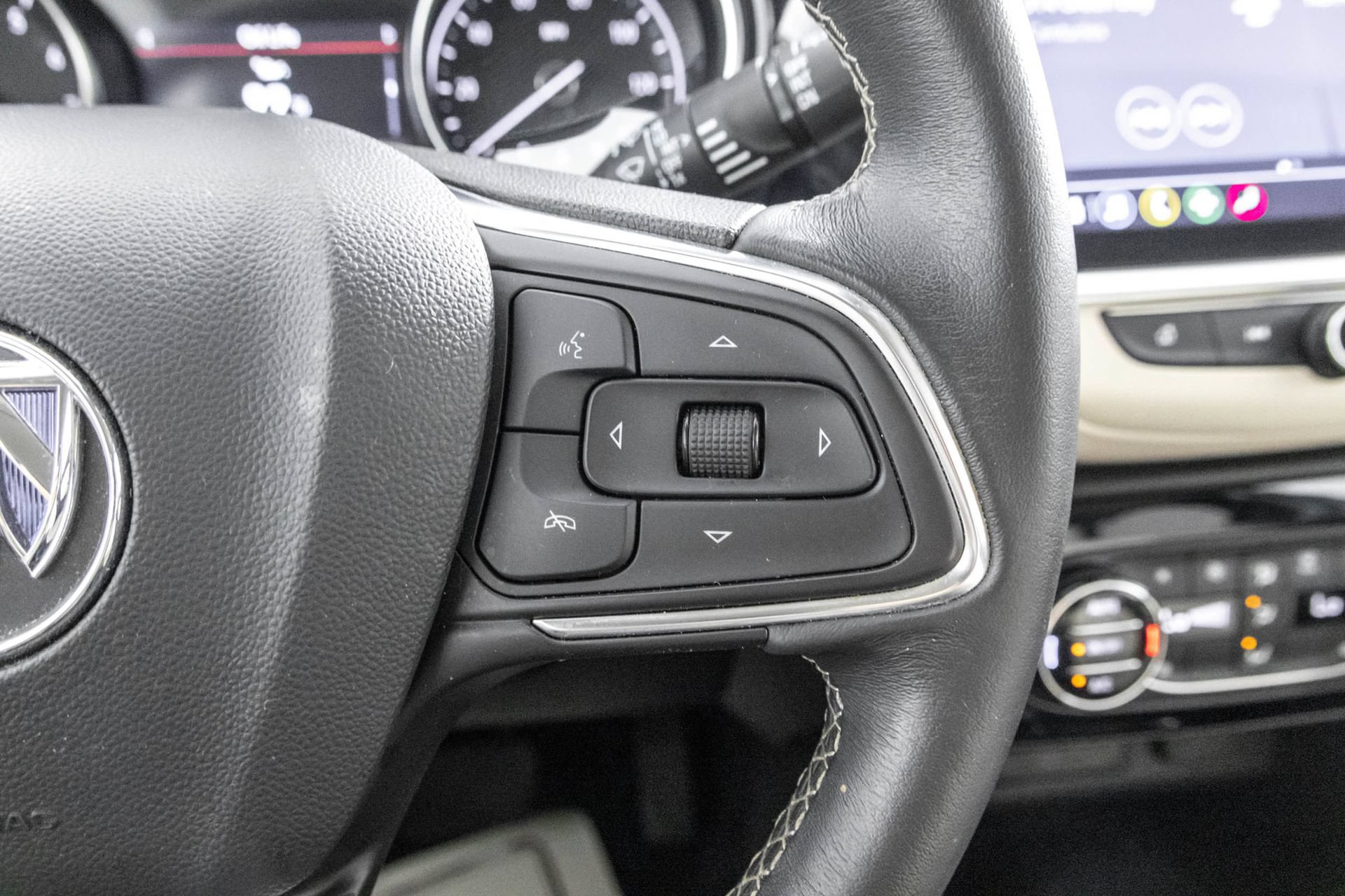 Used 2023 Buick Encore GX Select FWD image 23