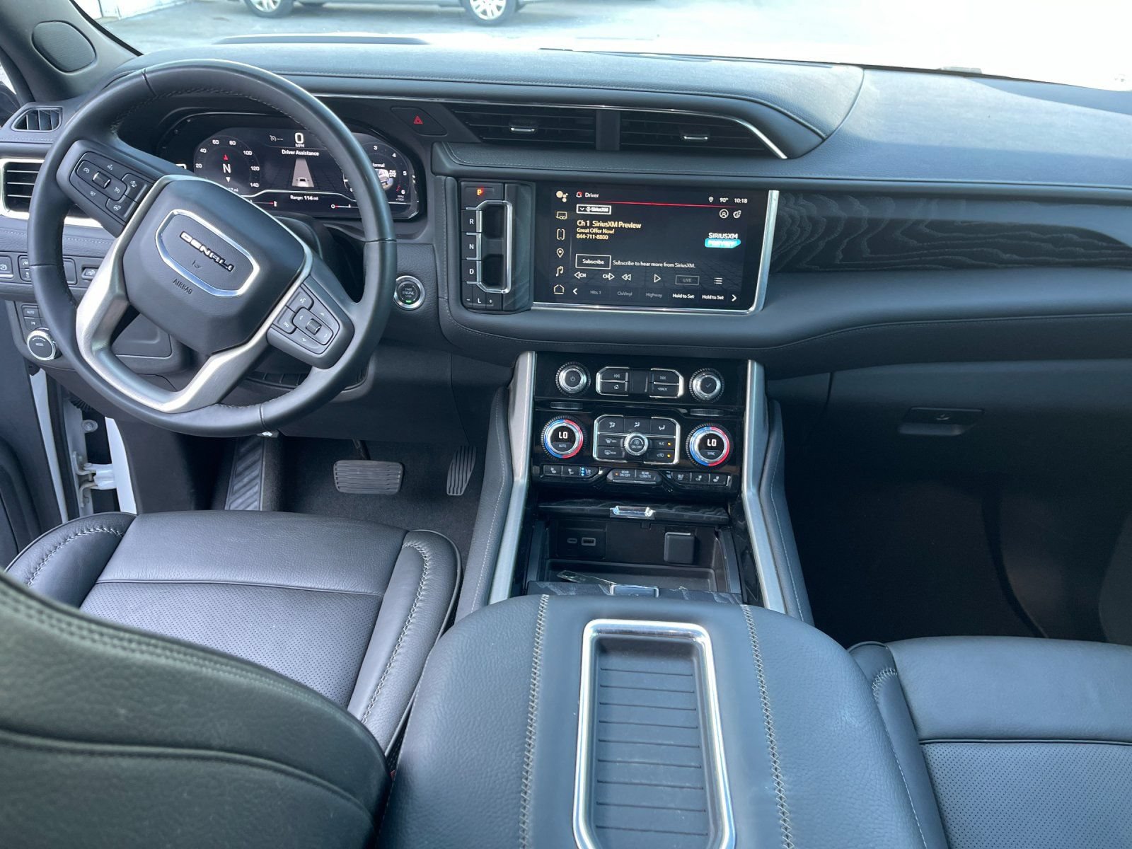 Used 2024 GMC Yukon Denali AWD/4WD image 16