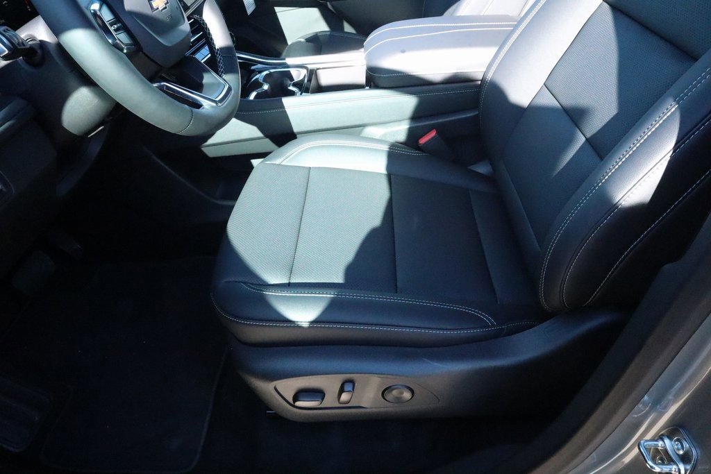 New 2026 Chevrolet Traverse LT w/ Driver Confidence Package image 11