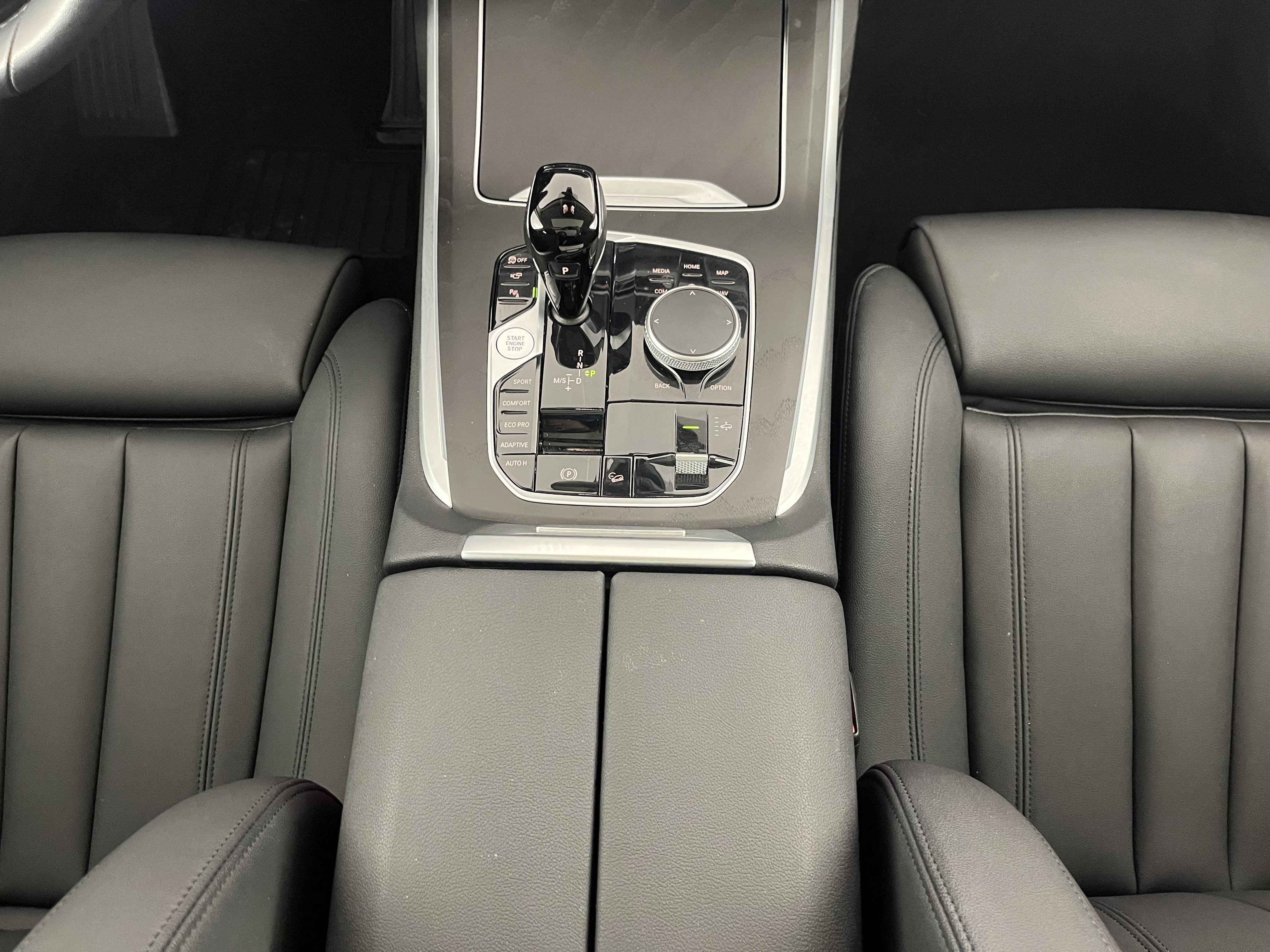 Used 2022 BMW X7 xDrive40i w/ Premium Package image 16