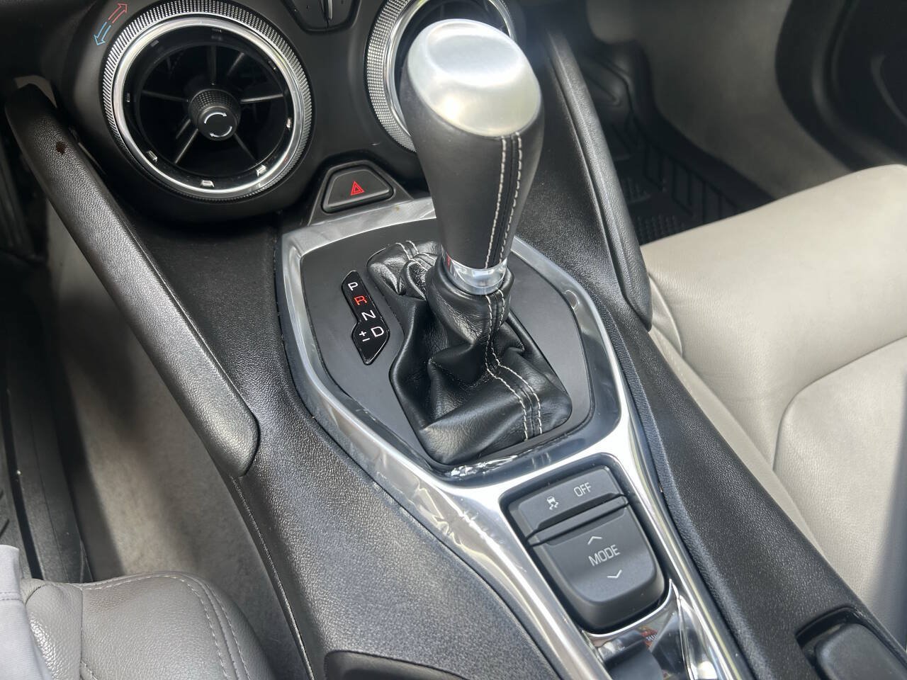 Used 2017 Chevrolet Camaro LT RWD image 19