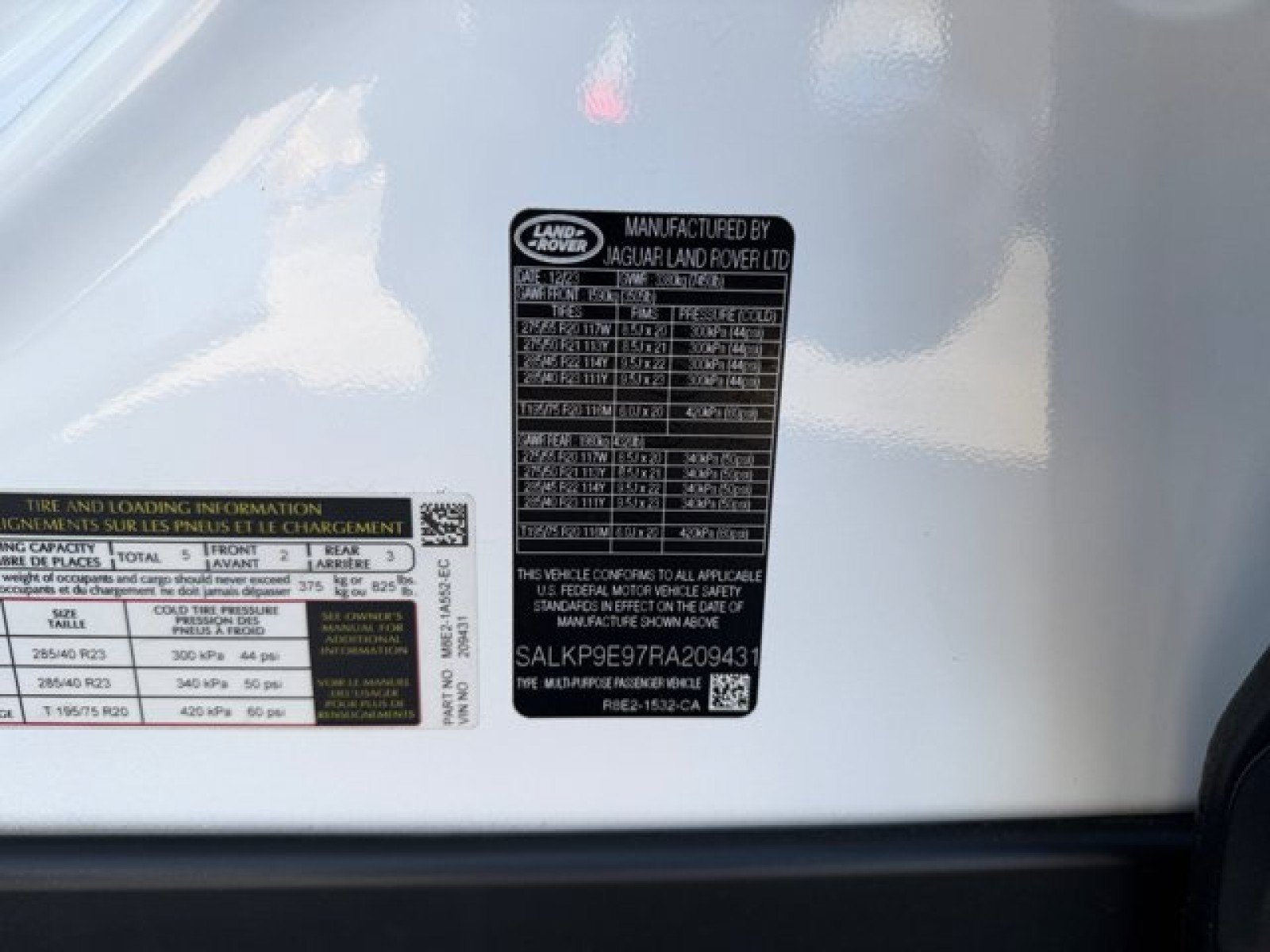 Certified 2024 Land Rover Range Rover SE AWD/4WD image 23