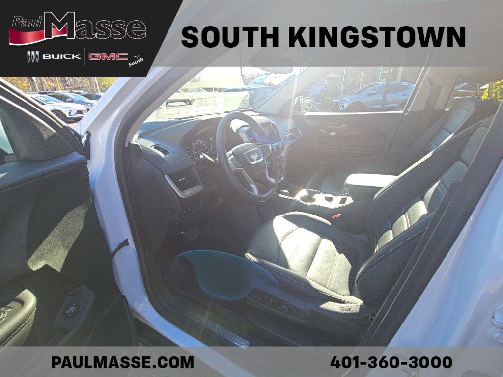 Used 2023 GMC Terrain Denali w/ Denali Premium Package AWD/4WD image 13