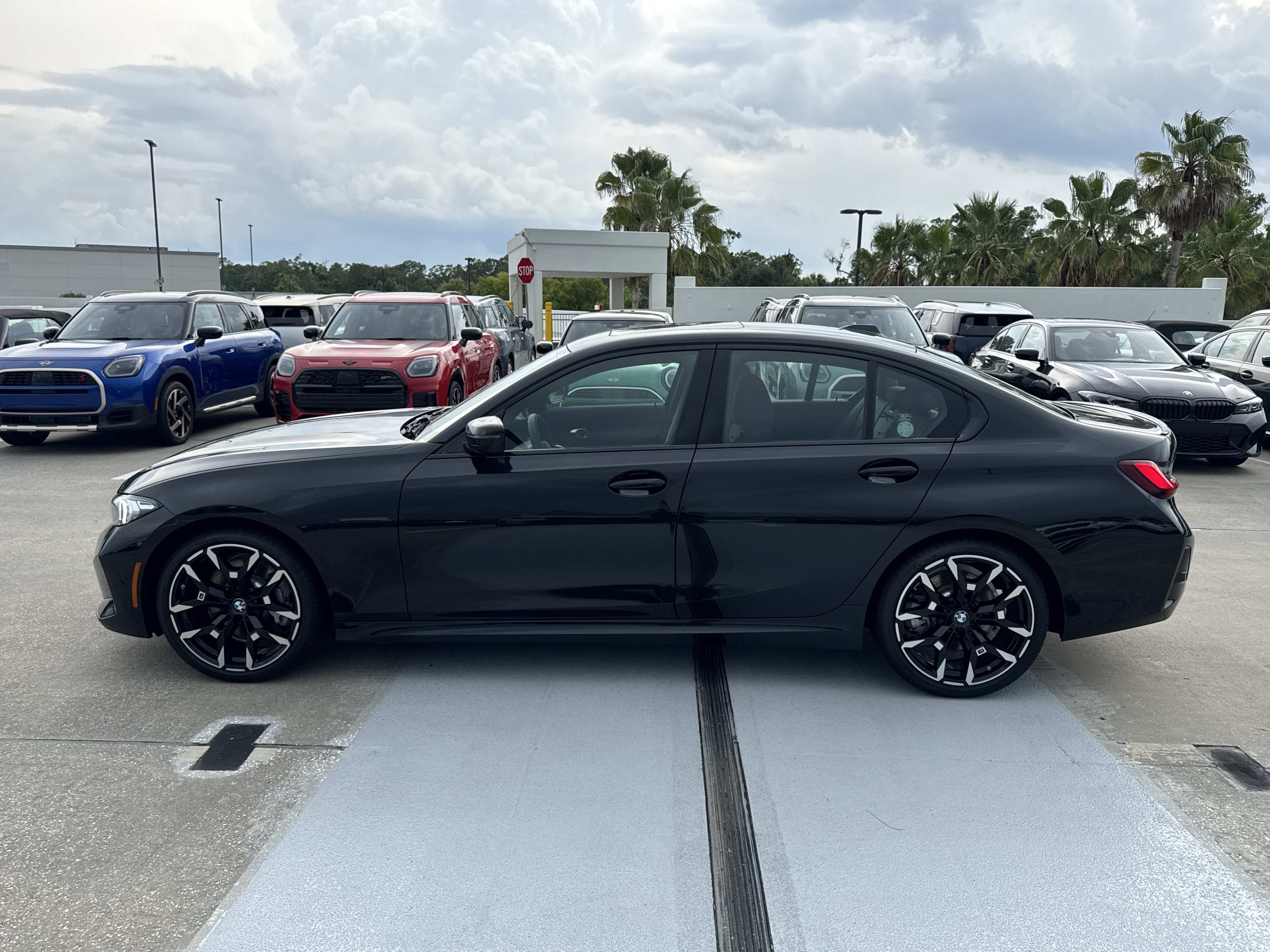 New 2026 BMW 330i Sedan w/ M Sport Package RWD image 4