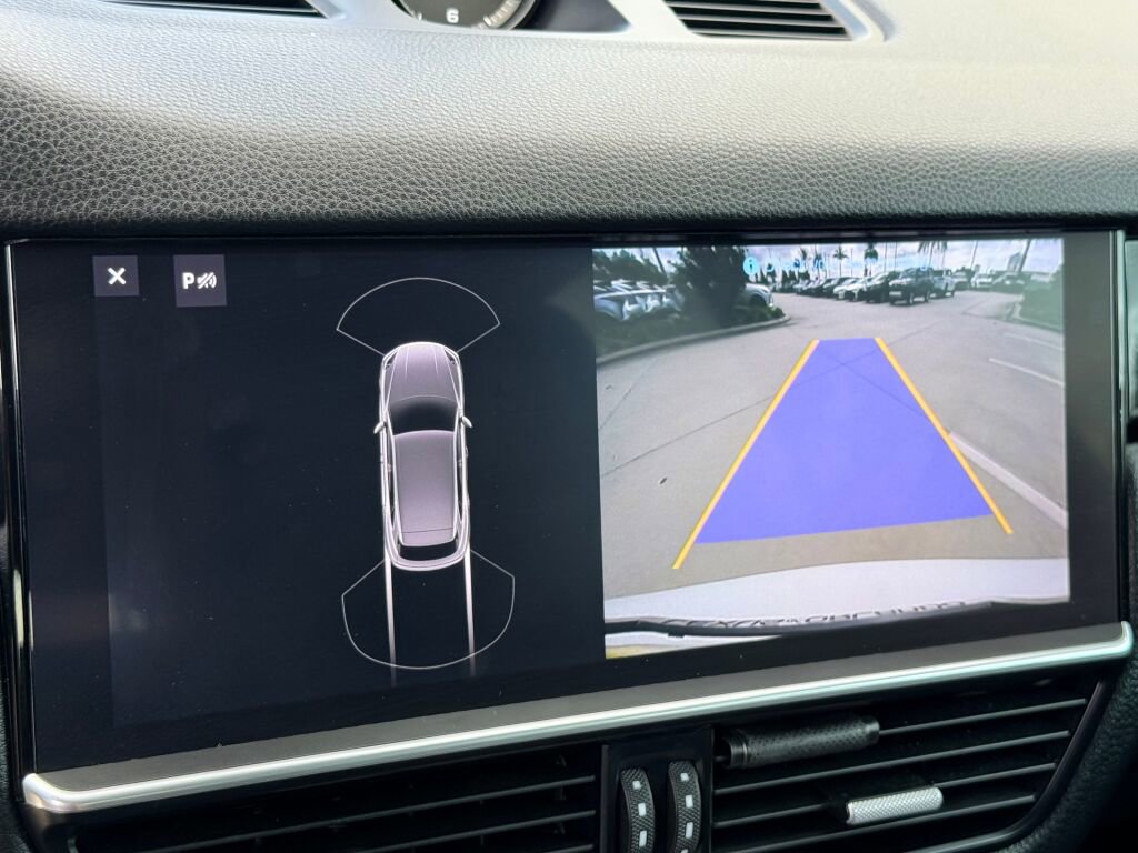 Used 2020 Porsche Cayenne image 25