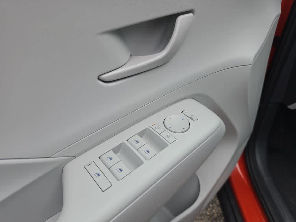 New 2027 Hyundai Kona SE FWD image 17