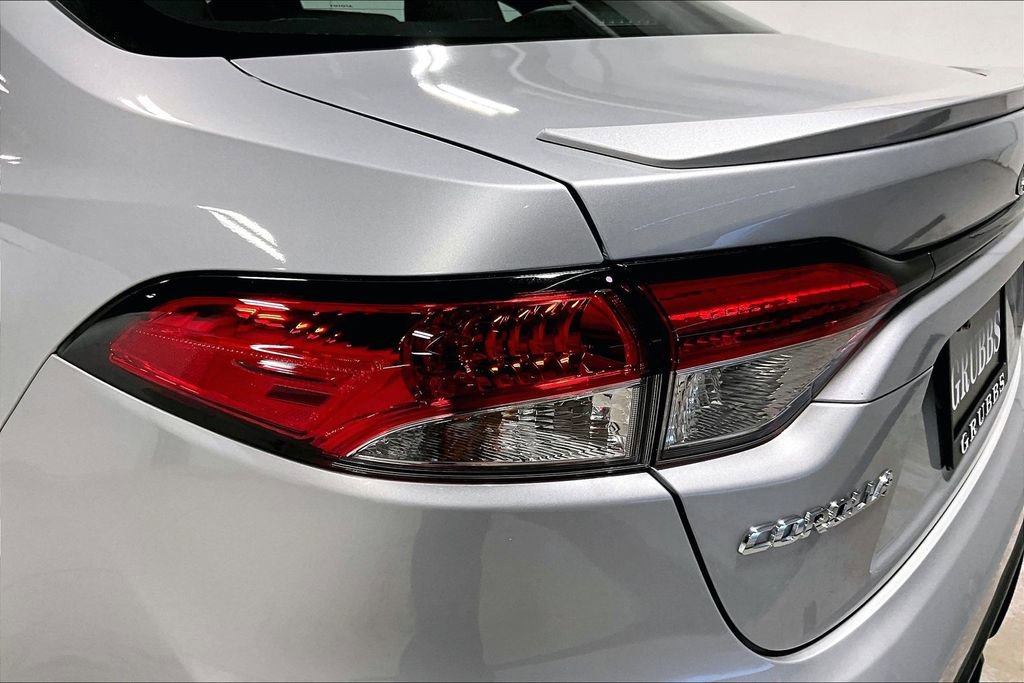 Used 2025 Toyota Corolla SE image 38