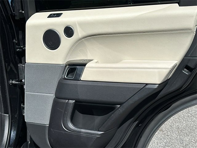 Used 2017 Land Rover Range Rover Sport HSE image 33