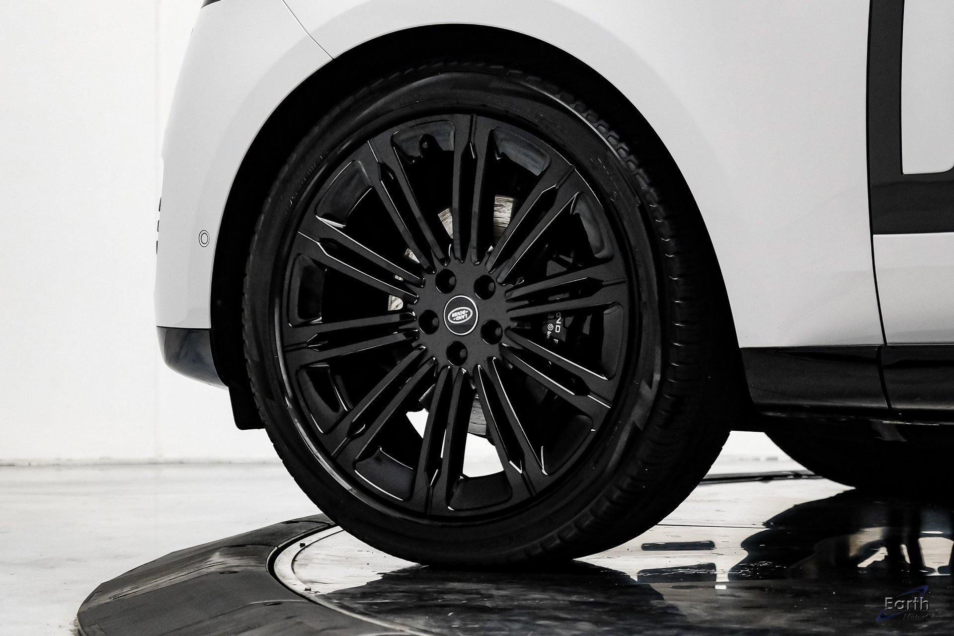 Used 2024 Land Rover Range Rover SE image 81