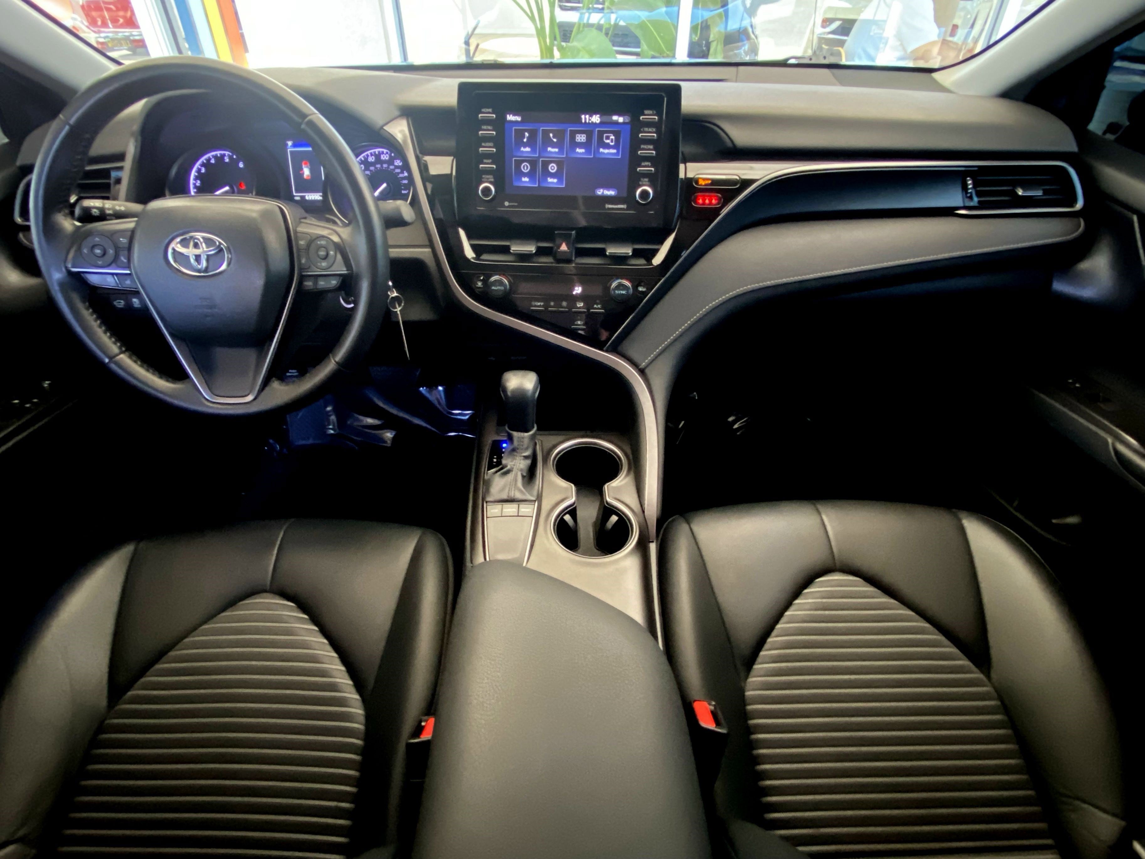 Used 2023 Toyota Camry SE image 19