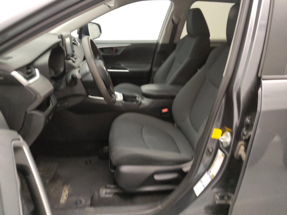 Used 2019 Toyota RAV4 LE AWD/4WD image 17