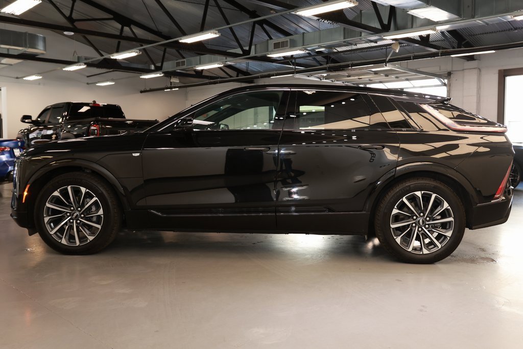 Used 2024 Cadillac Lyriq Sport image 4