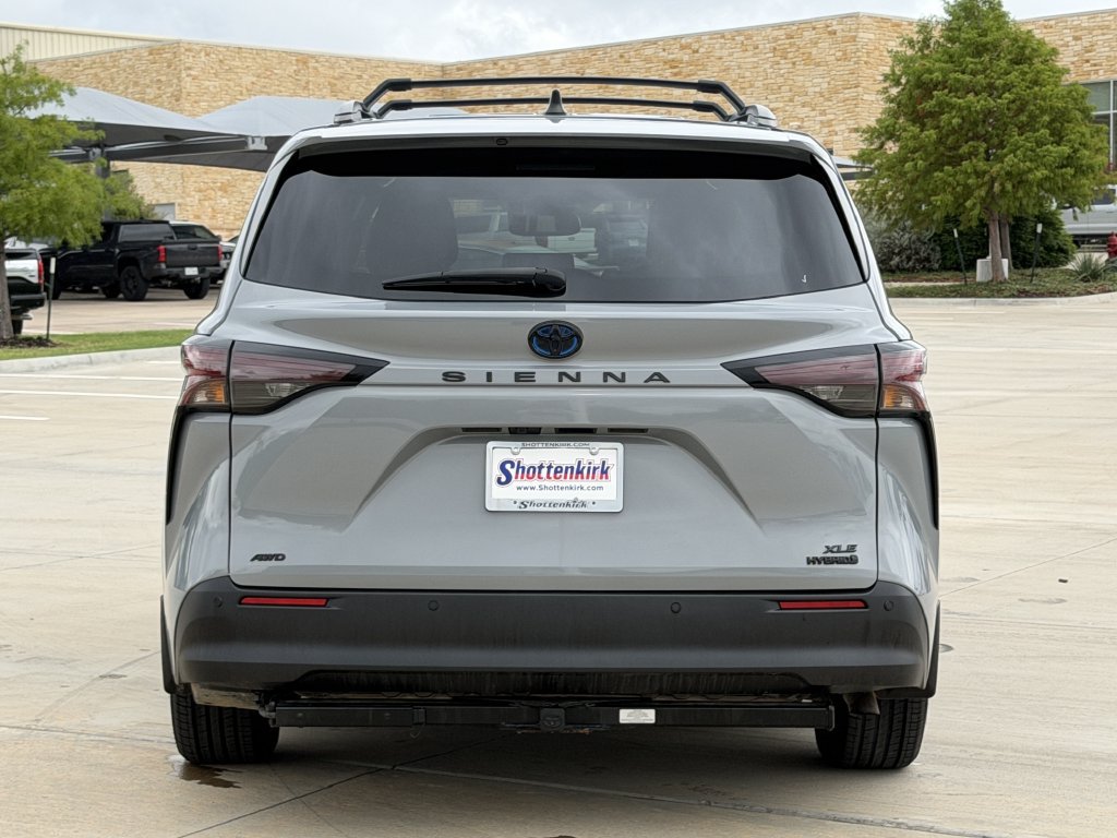 Used 2024 Toyota Sienna XLE Woodland Edition AWD/4WD image 5