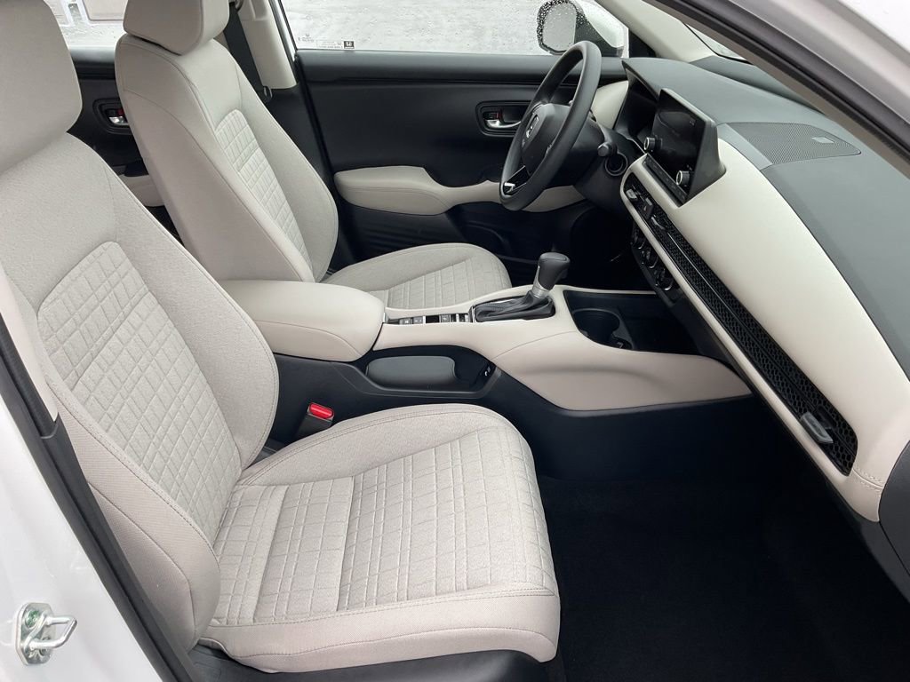 Used 2025 Honda HR-V LX image 18