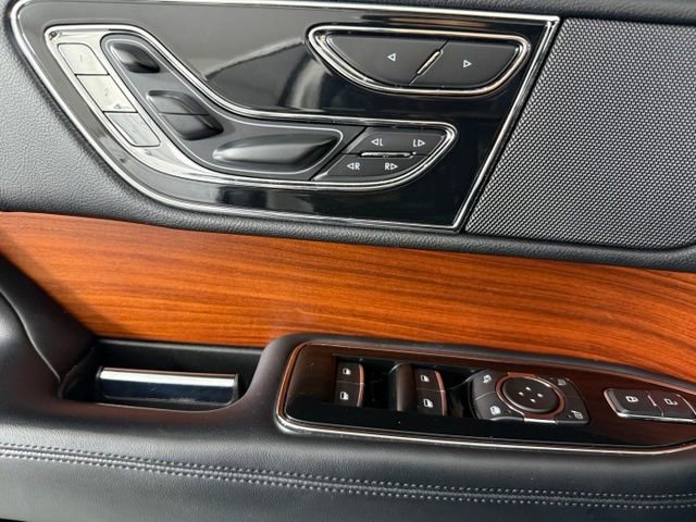 Used 2018 Lincoln Navigator L Reserve w/ Technology Package AWD/4WD image 16