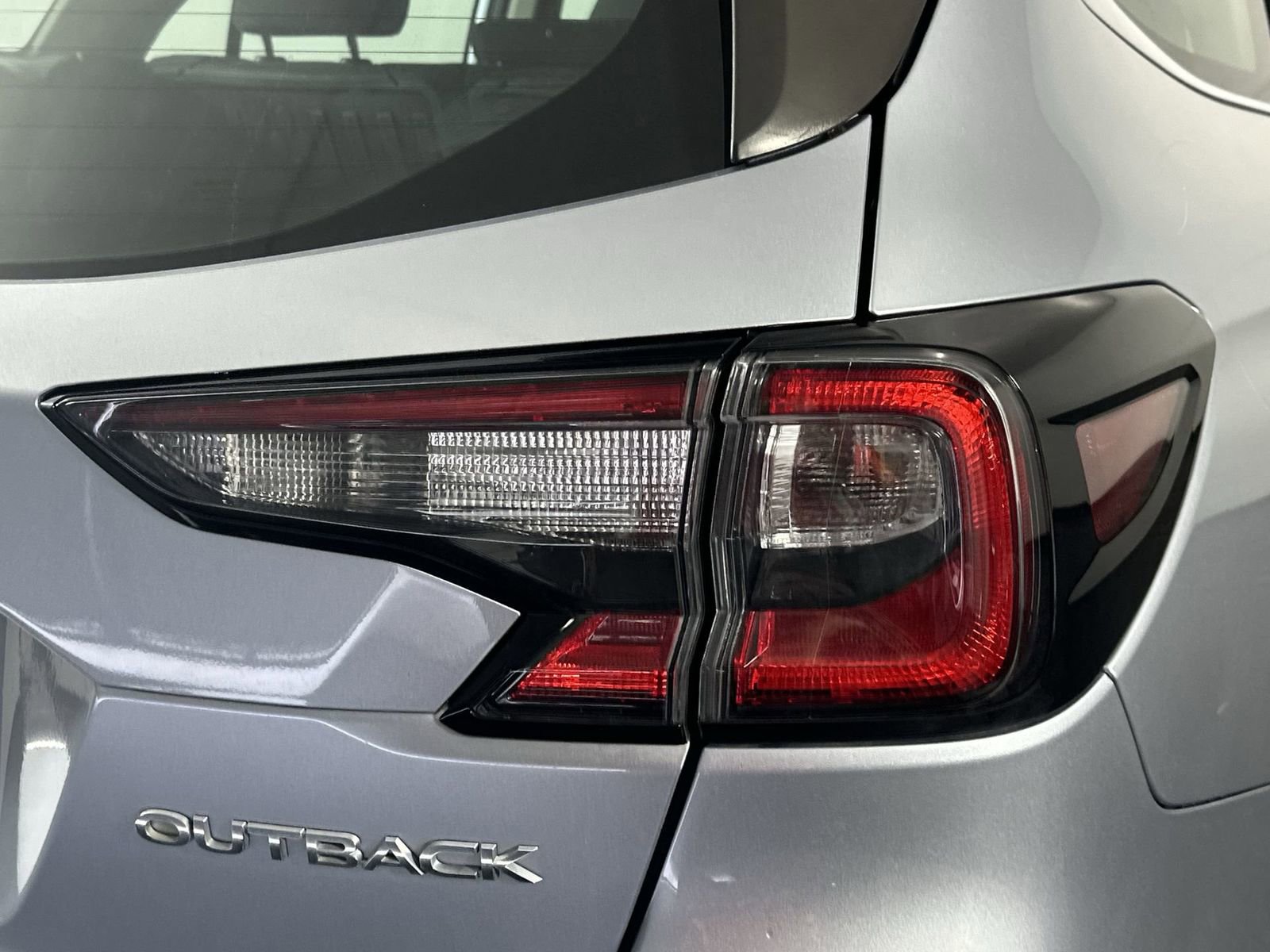 Used 2023 Subaru Outback AWD/4WD image 25