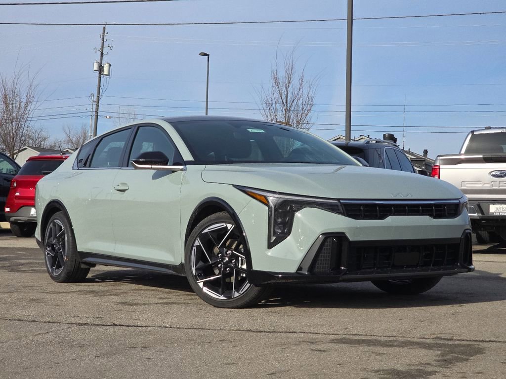 New 2025 Kia K4 GT-Line image 2
