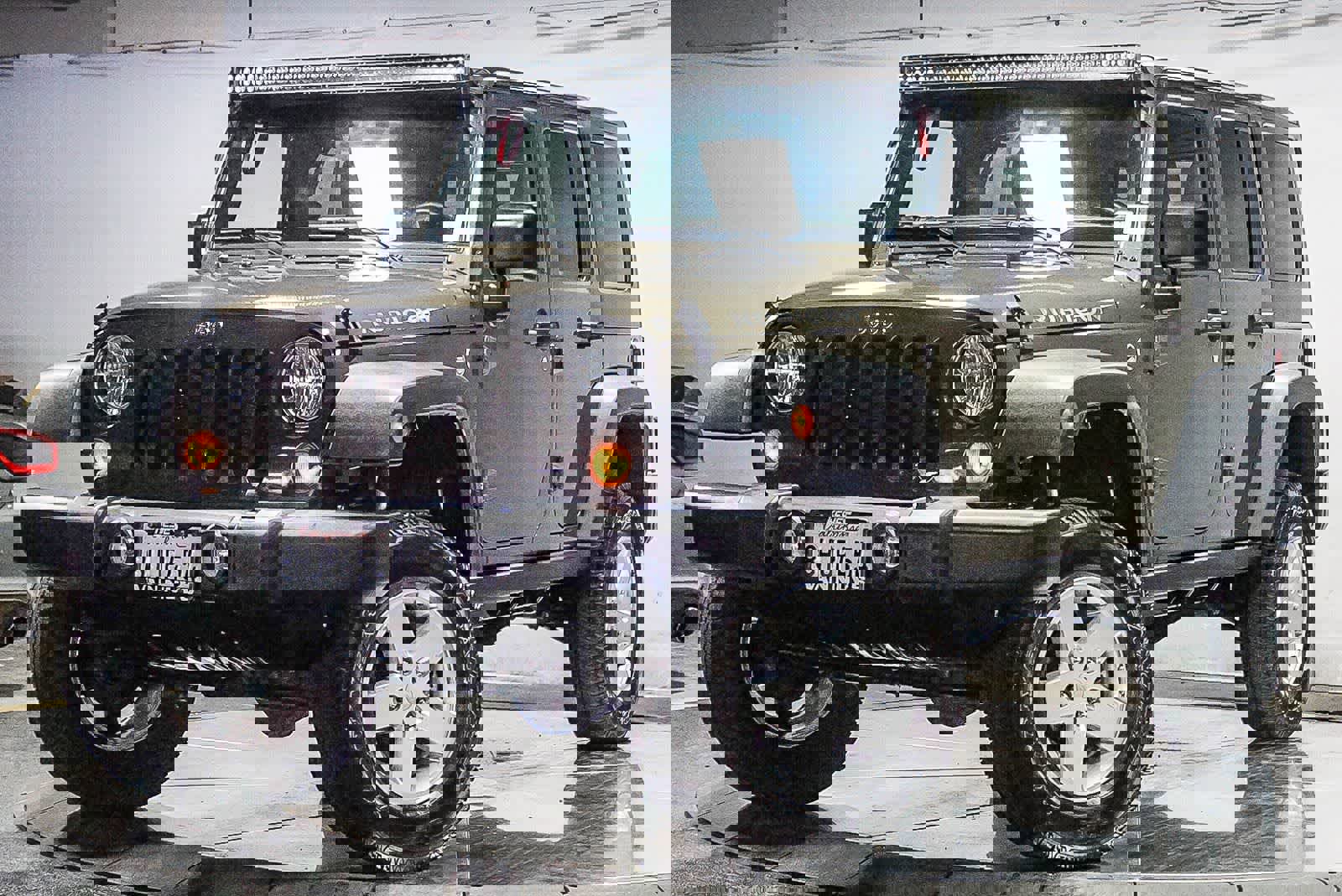 Used 2016 Jeep Wrangler Unlimited Rubicon w/ Connectivity Group image 1