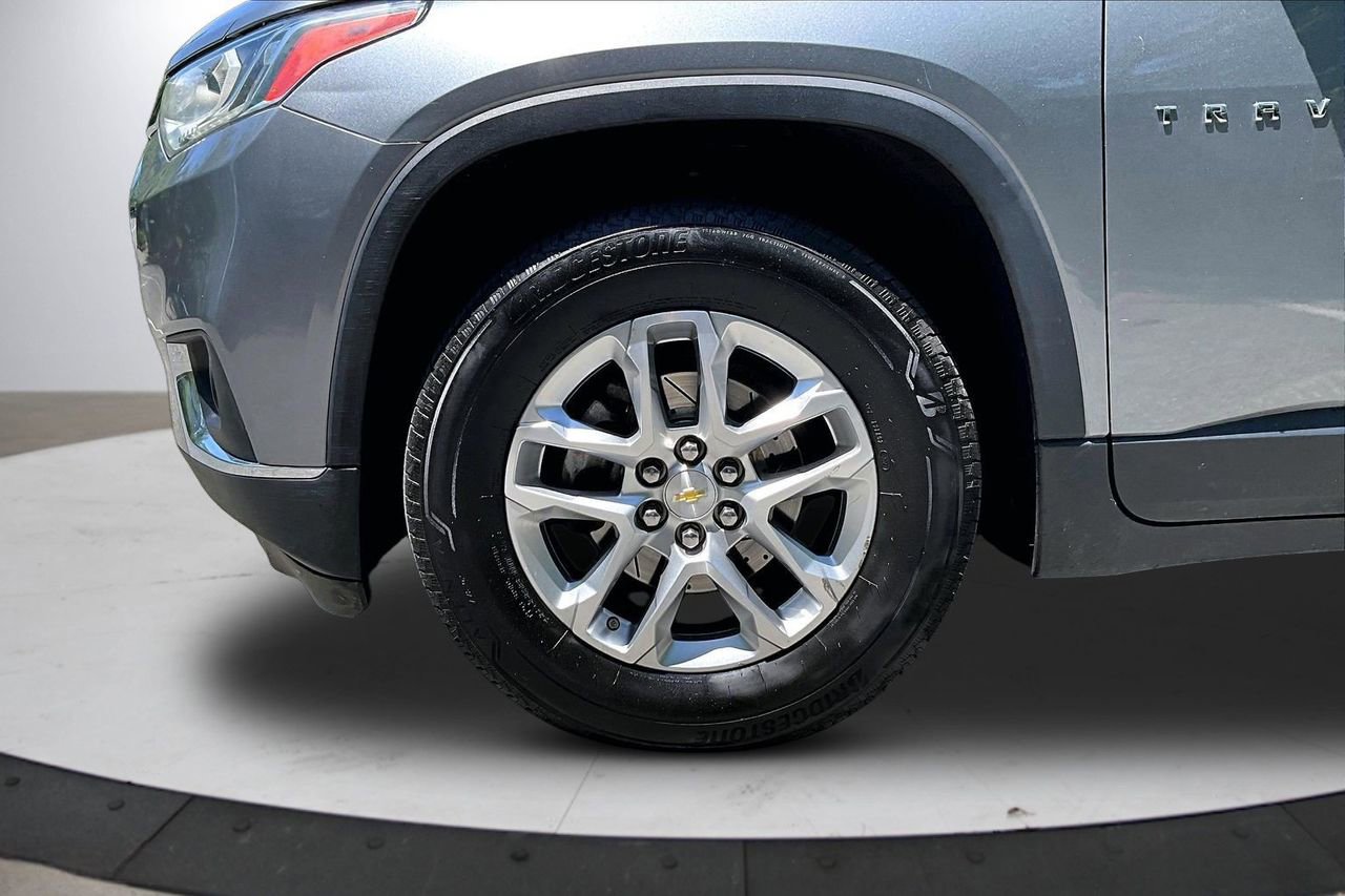 Used 2018 Chevrolet Traverse LT FWD image 32