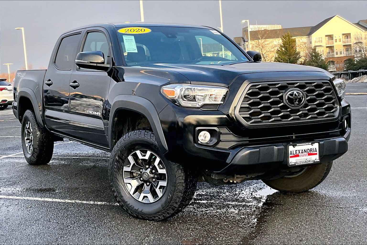 Used 2020 Toyota Tacoma TRD Off-Road w/ Technology Package image 2