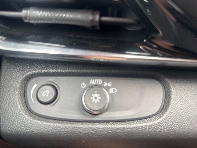 Used 2024 Buick Envista Sport Touring FWD image 11