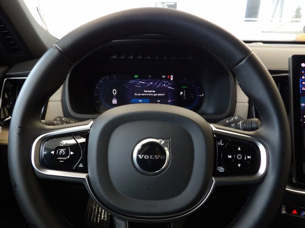 Certified 2025 Volvo XC90 T8 Plus image 18