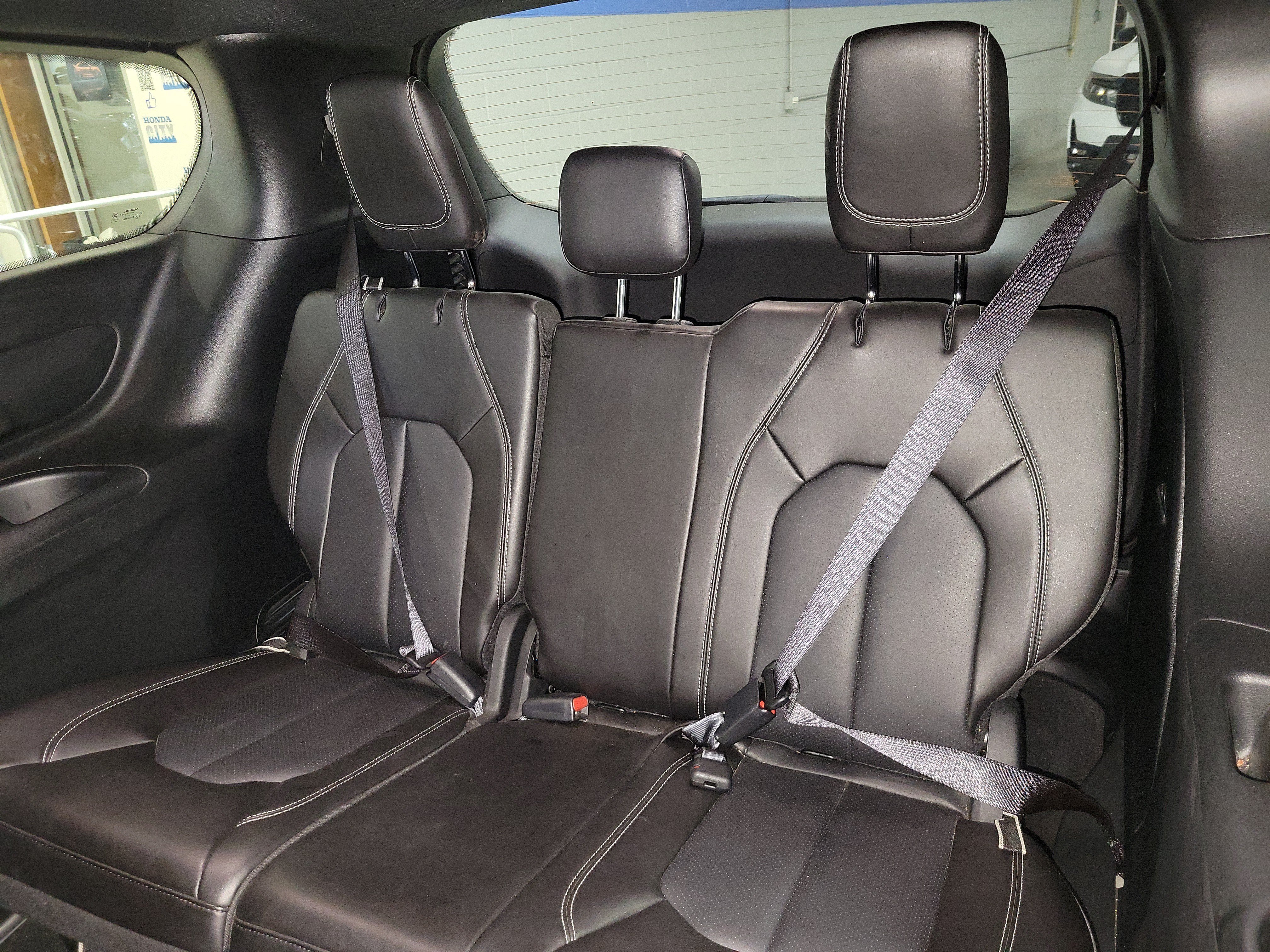 Used 2025 Chrysler Pacifica Select FWD image 18