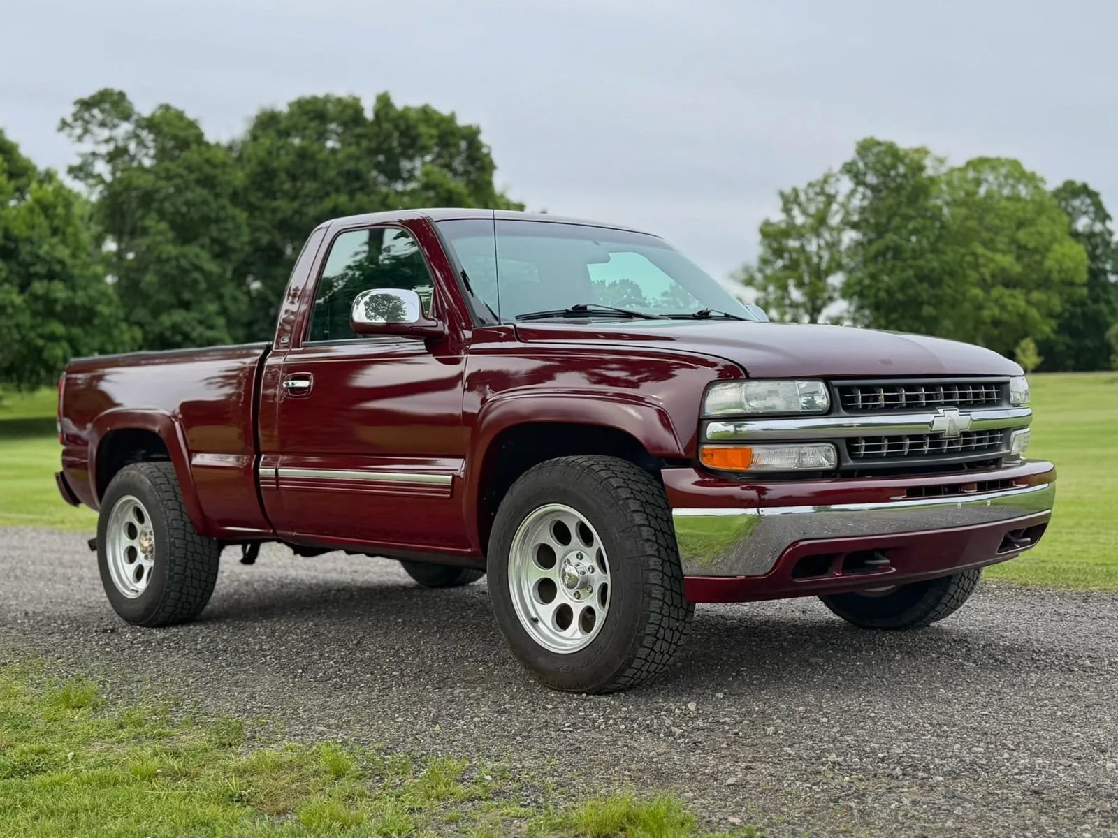 Used 2001 Chevrolet Silverado 1500 LS w/ Off-Road Chassis Pkg AWD/4WD image 2