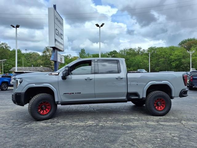 Used 2024 GMC Sierra 2500 AT4X image 12
