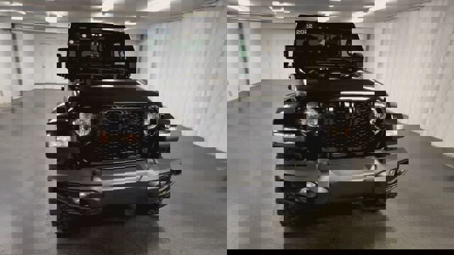 Used 2022 Jeep Gladiator Sport image 3