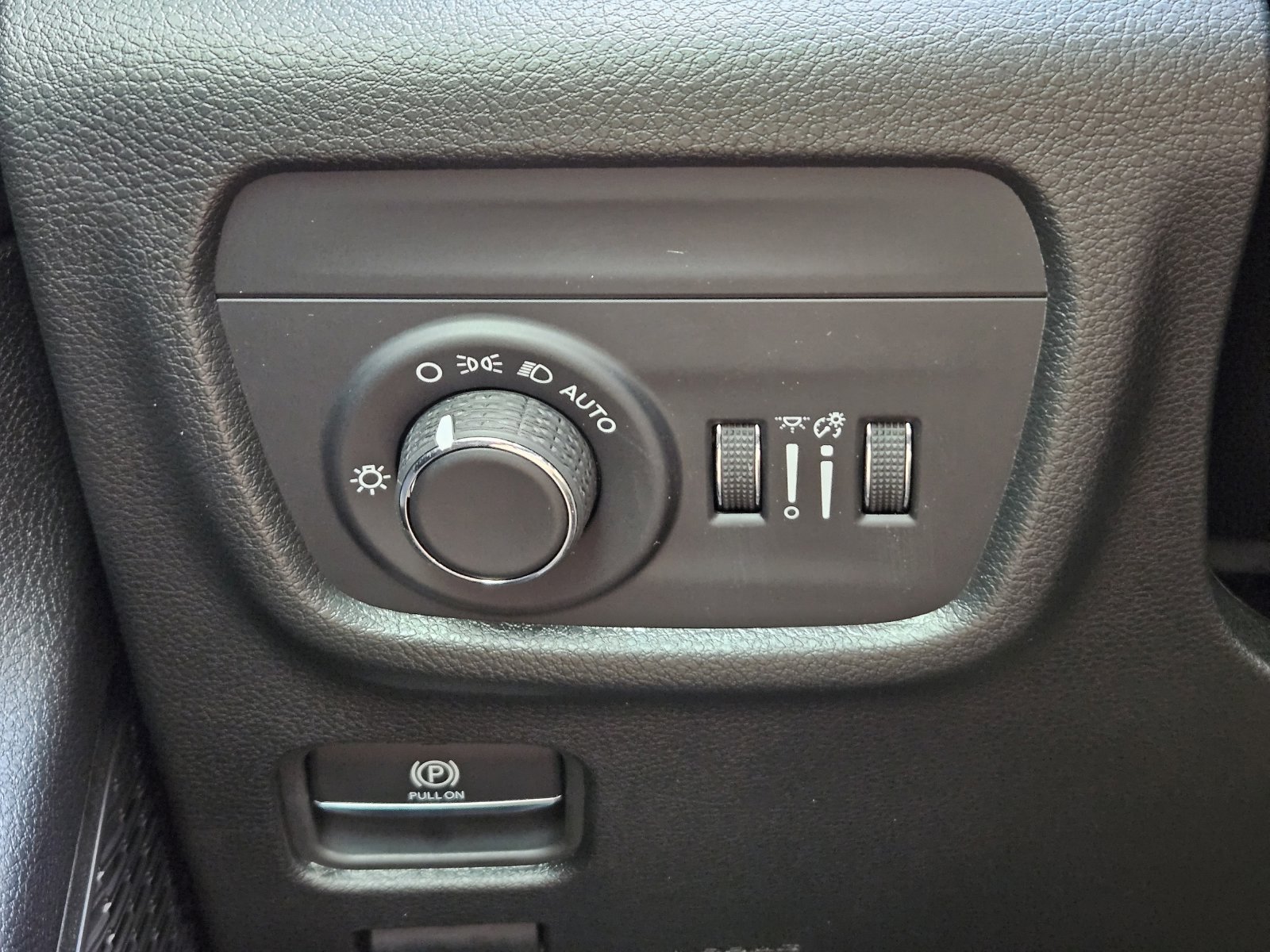 New 2026 Jeep Grand Cherokee Laredo RWD image 21