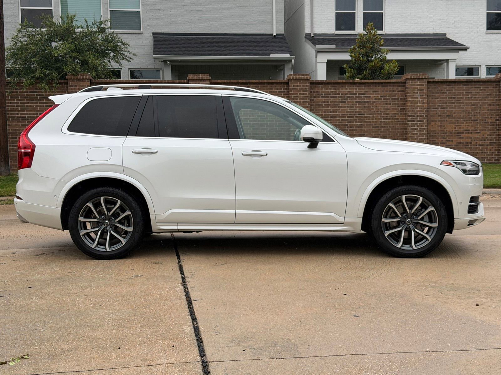 Used 2019 Volvo XC90 T6 Momentum w/ Advanced Package AWD/4WD image 13