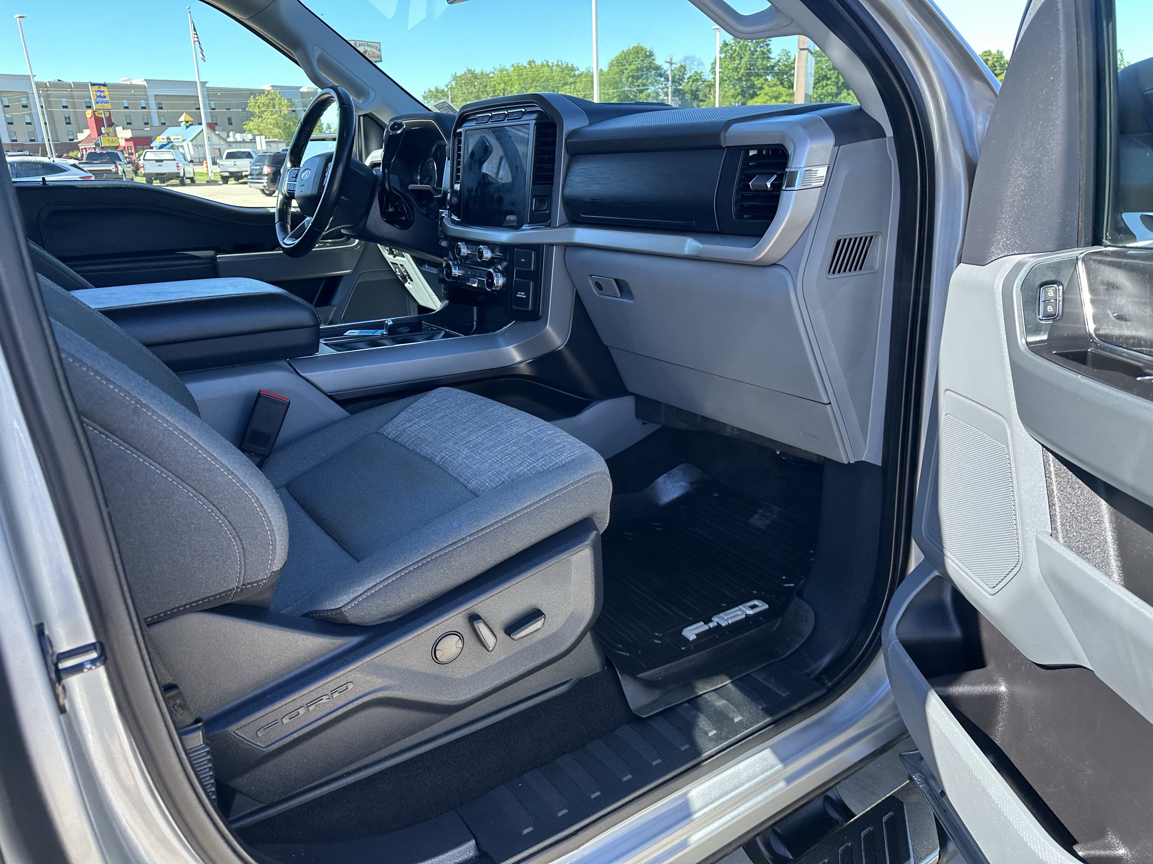 Used 2022 Ford F150 XLT w/ Equipment Group 302A High AWD/4WD image 13