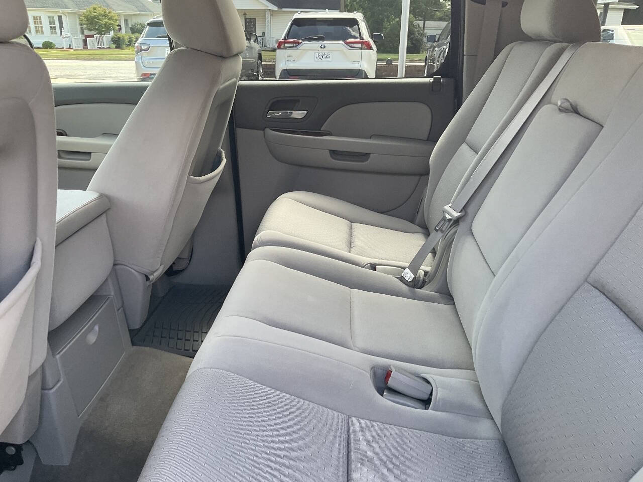 Used 2009 GMC Yukon XL SLE w/ Convenience Package RWD image 13