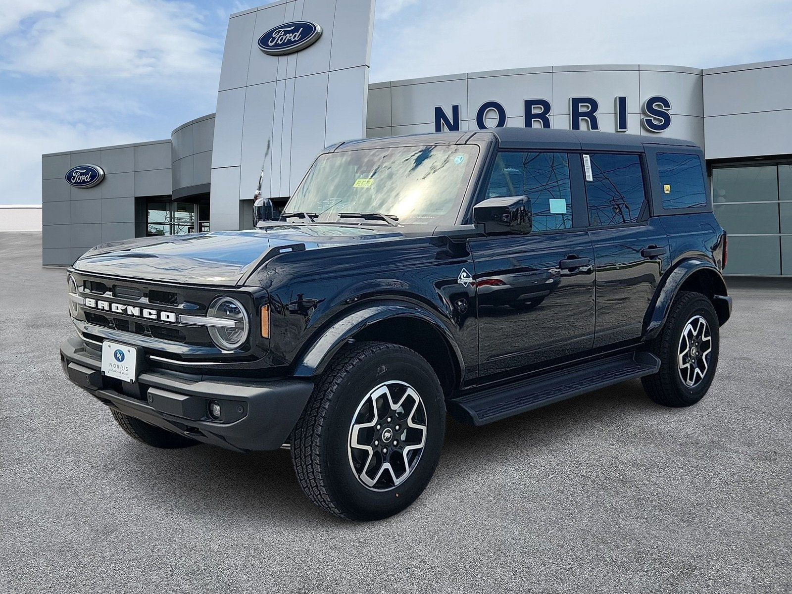 New 2026 Ford Bronco Outer Banks AWD/4WD image 2