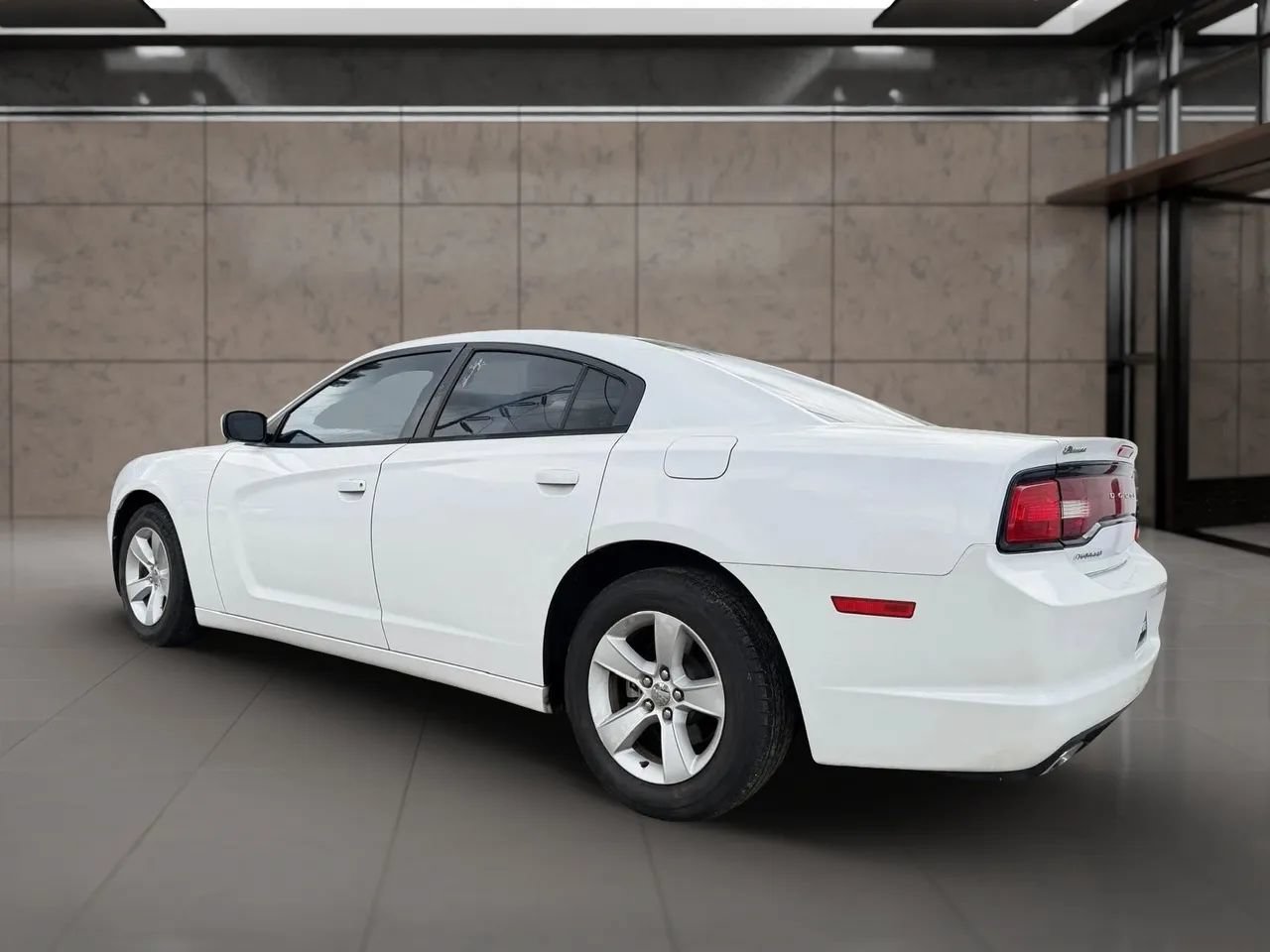 Used 2014 Dodge Charger SXT RWD image 4