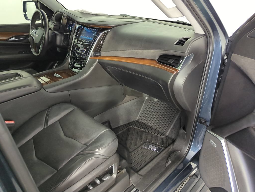 Used 2020 Cadillac Escalade ESV Premium Luxury RWD image 39