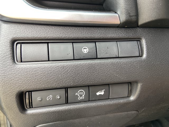 Used 2024 Nissan Rogue SV FWD image 47