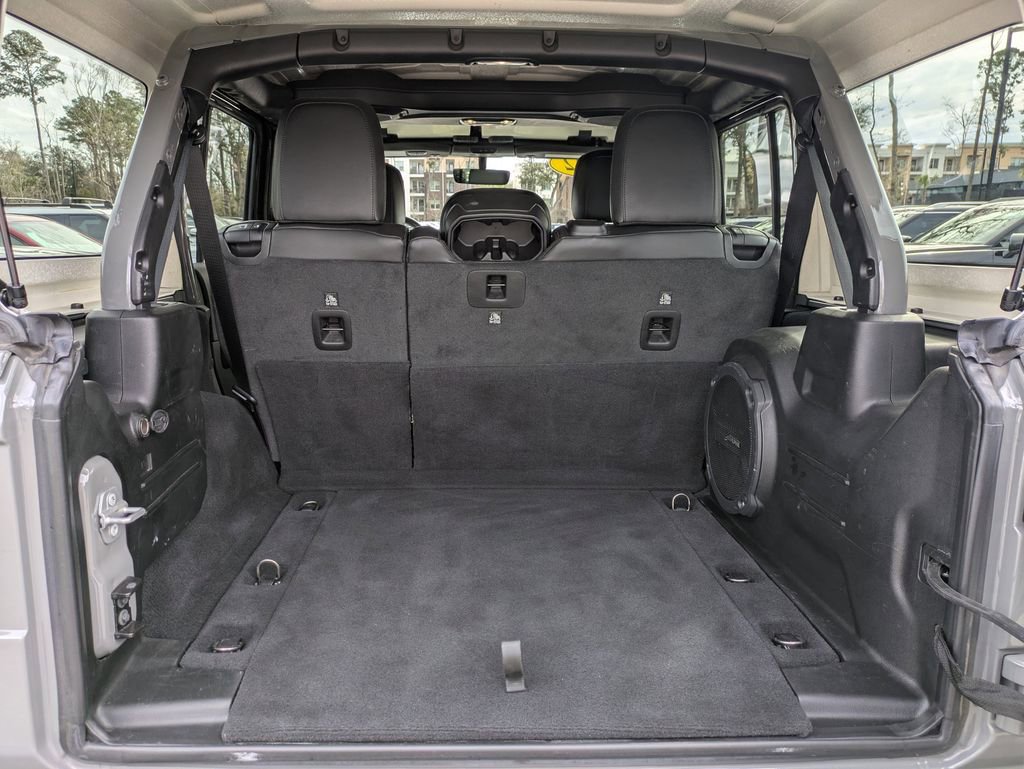 Used 2022 Jeep Wrangler Unlimited Sahara w/ Cold Weather Group image 12