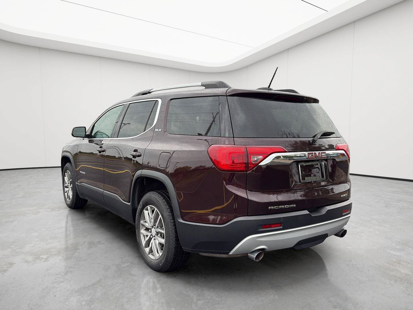 Used 2017 GMC Acadia SLE AWD/4WD image 24