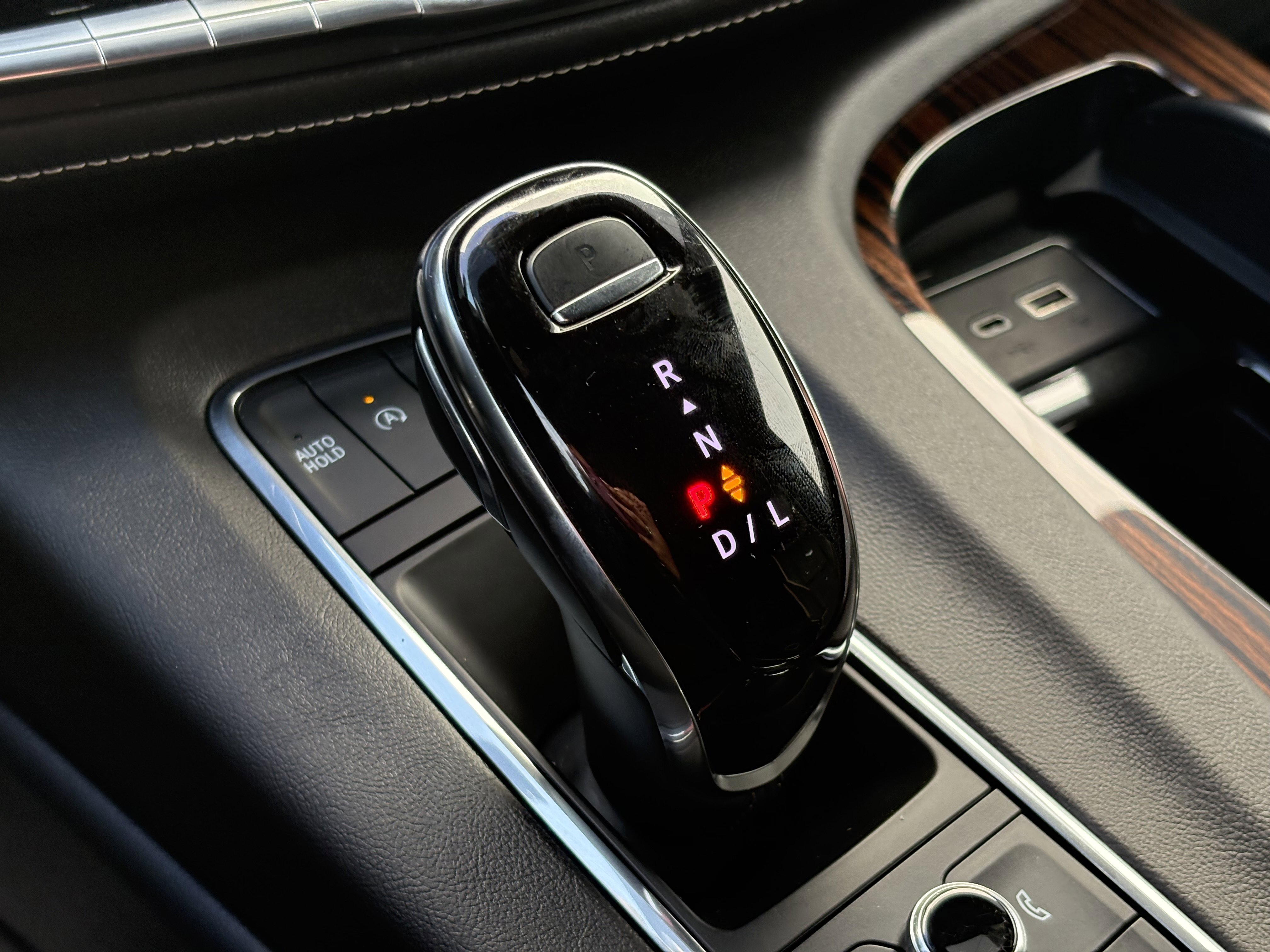 Used 2022 Cadillac Escalade Premium Luxury image 28