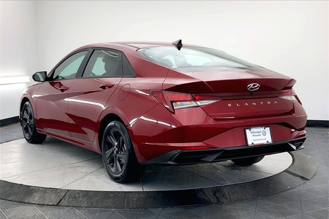 Used 2023 Hyundai Elantra SEL image 12