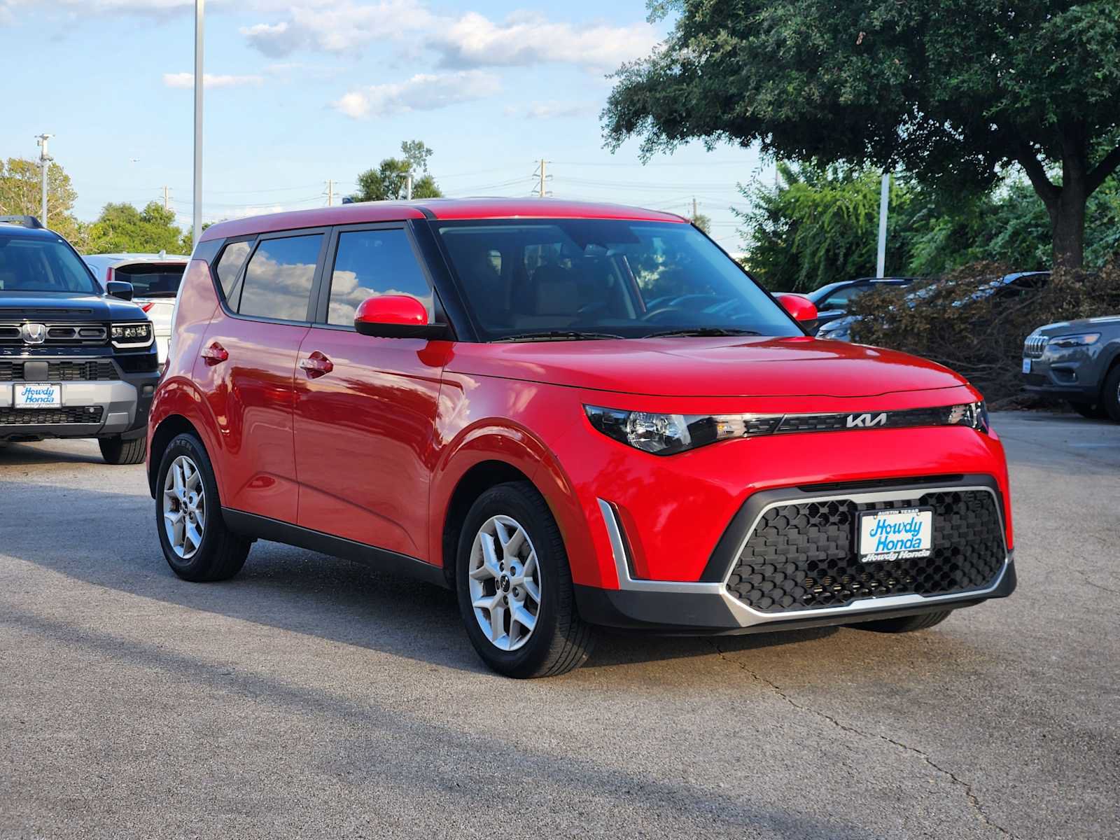 Used 2023 Kia Soul S FWD image 3