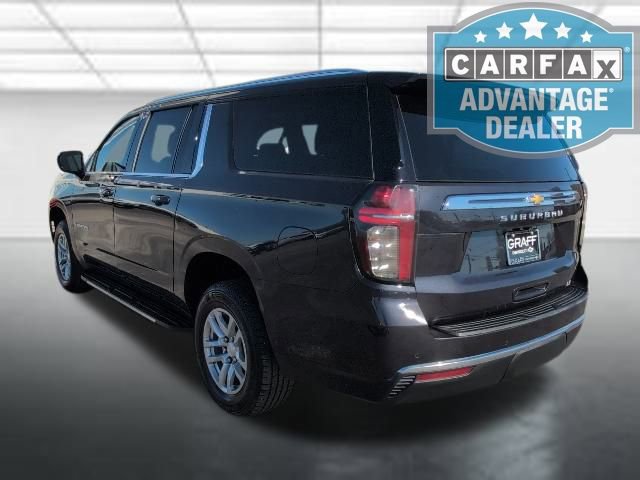 Used 2024 Chevrolet Suburban LT image 2