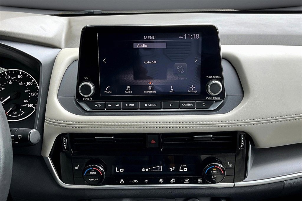 Used 2023 Nissan Rogue SV w/ SV Premium Package image 9