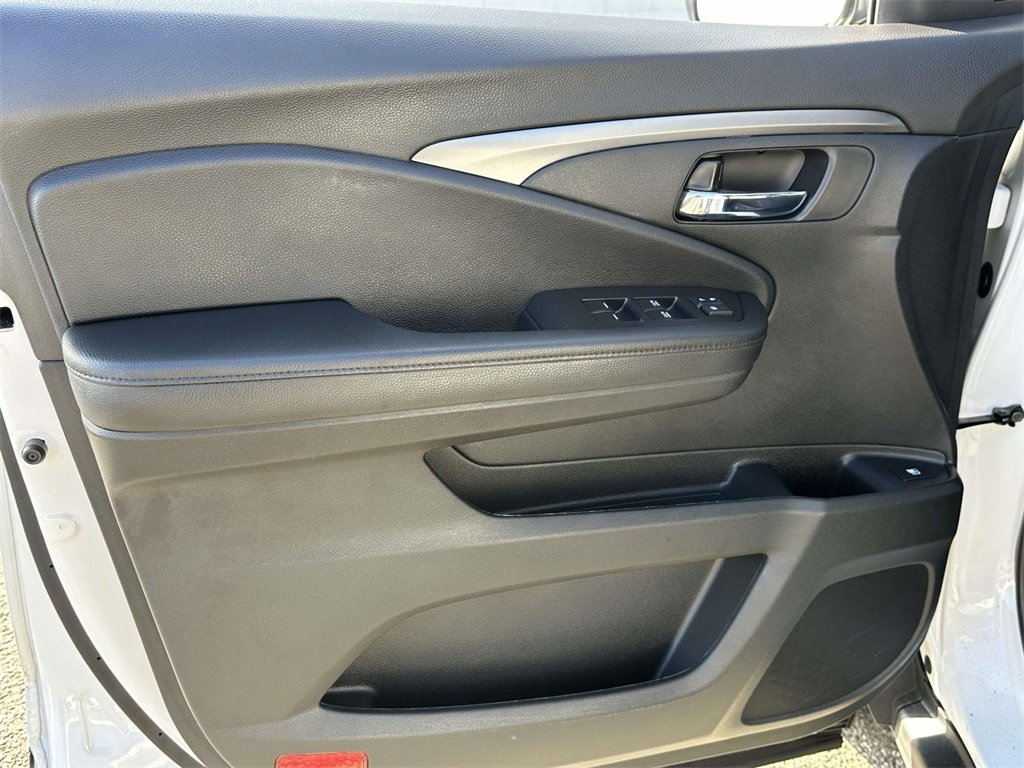 Certified 2022 Honda Pilot Sport image 15