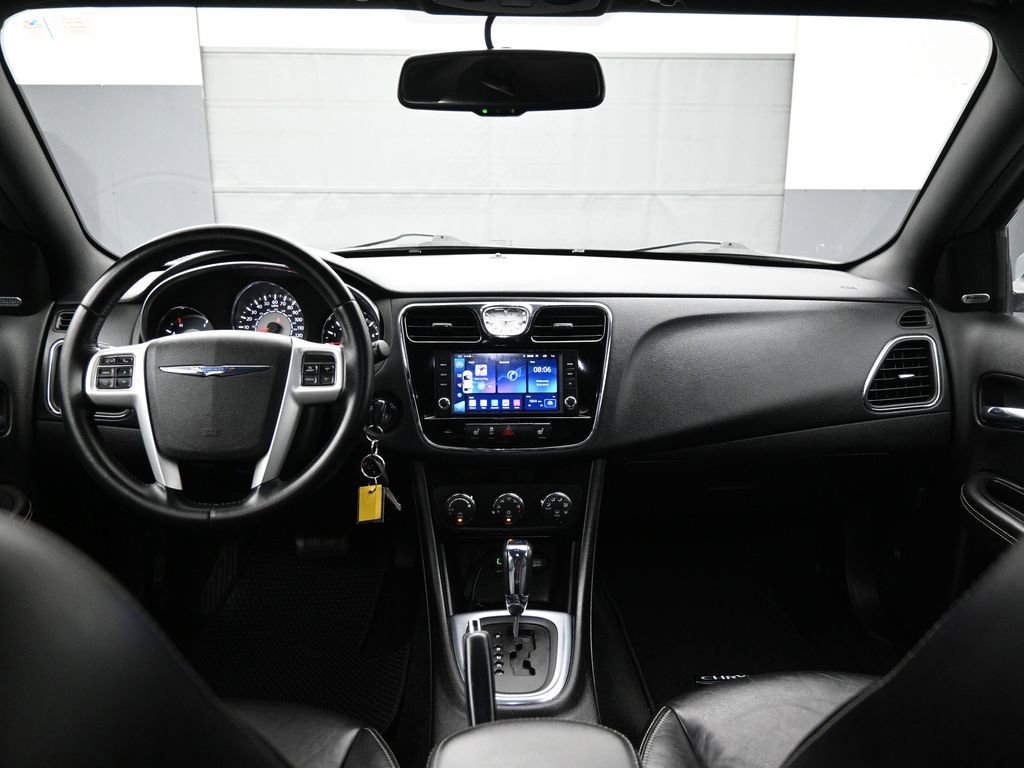 Used 2014 Chrysler 200 Limited image 22
